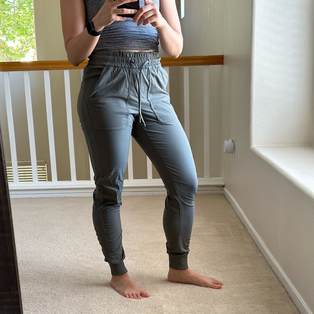 lululemon Dance Studio Full Length Jogger Size 4